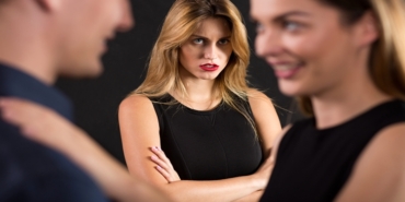 Kıskançlık aşkın göstergesi midir?